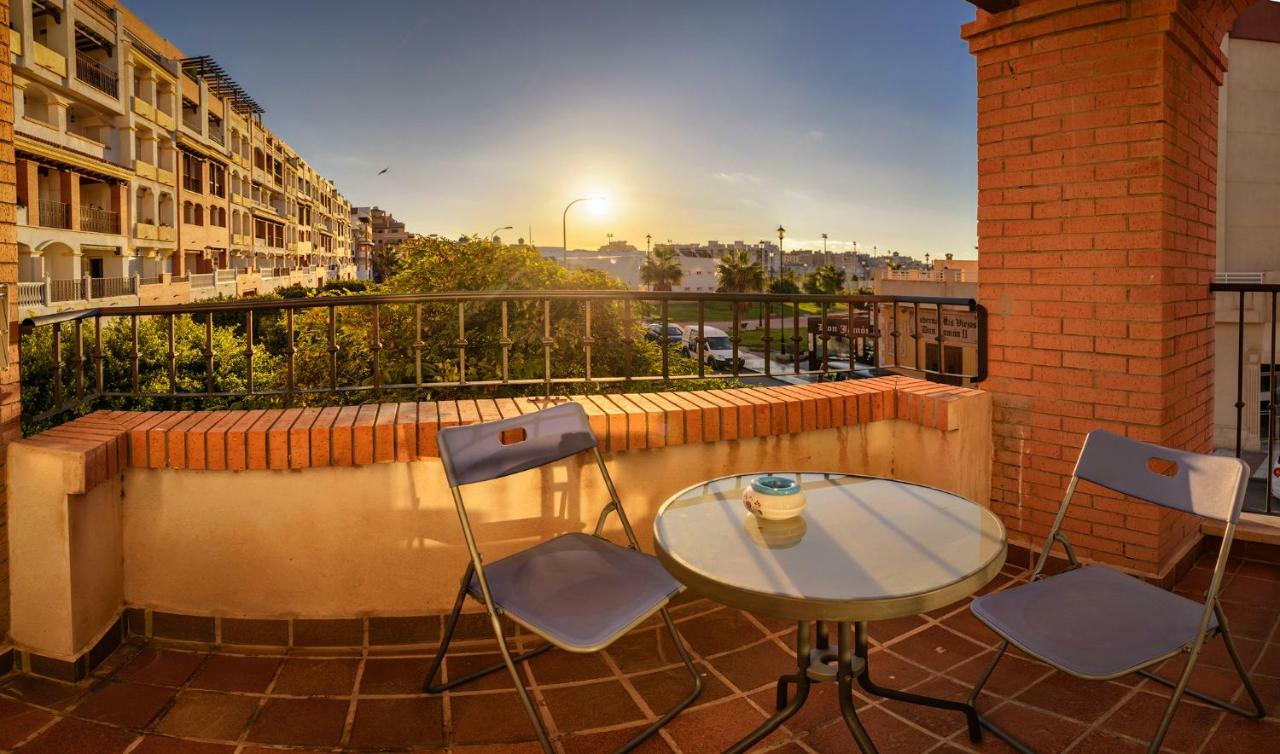 Apartamento 90 M2 En La Mejor Zona De Roquetas Roquetas de Mar Exterior foto